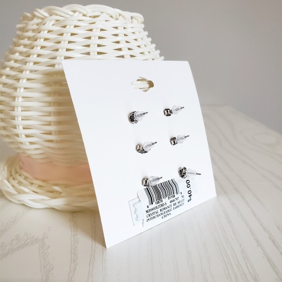 Set of 3 earrings pairs with Swarovski NWT - Picture 3 of 3